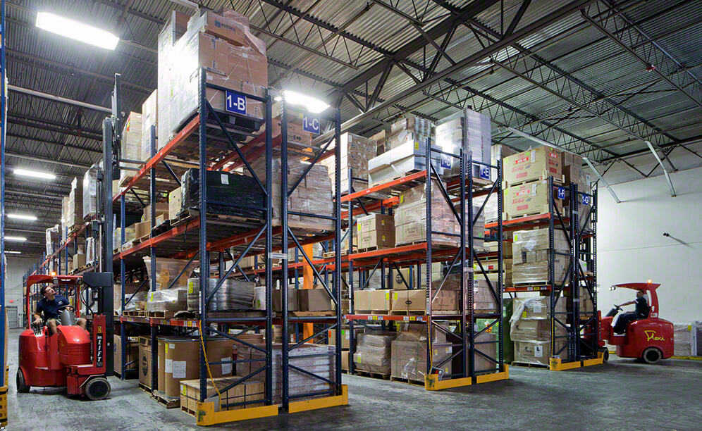 Magazyn operatora logistycznego Interworld Freight w Stanach Zjednoczonych