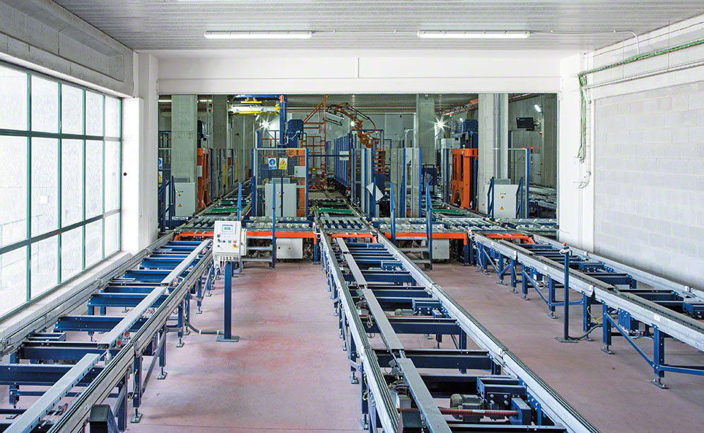 Zakład firmy Nupik jest wyposażony w dwa automatyczne systemy składowania