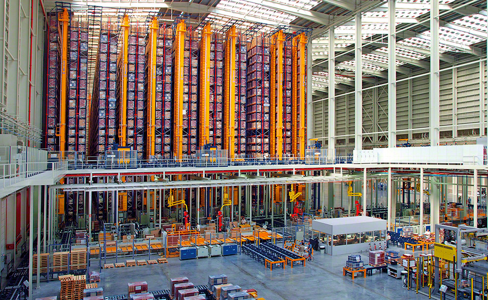 Magazyn Venis ma 160 m długości i 31 m wysokości. Całkowita pojemność magazynowa obiektu wynosi 65 320 palet